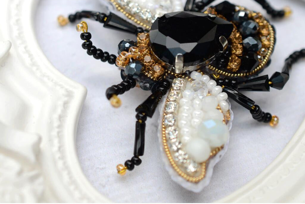 Kit de fabrication de bijoux à faire soi-même - Broderie de perles en forme de broche d'abeille