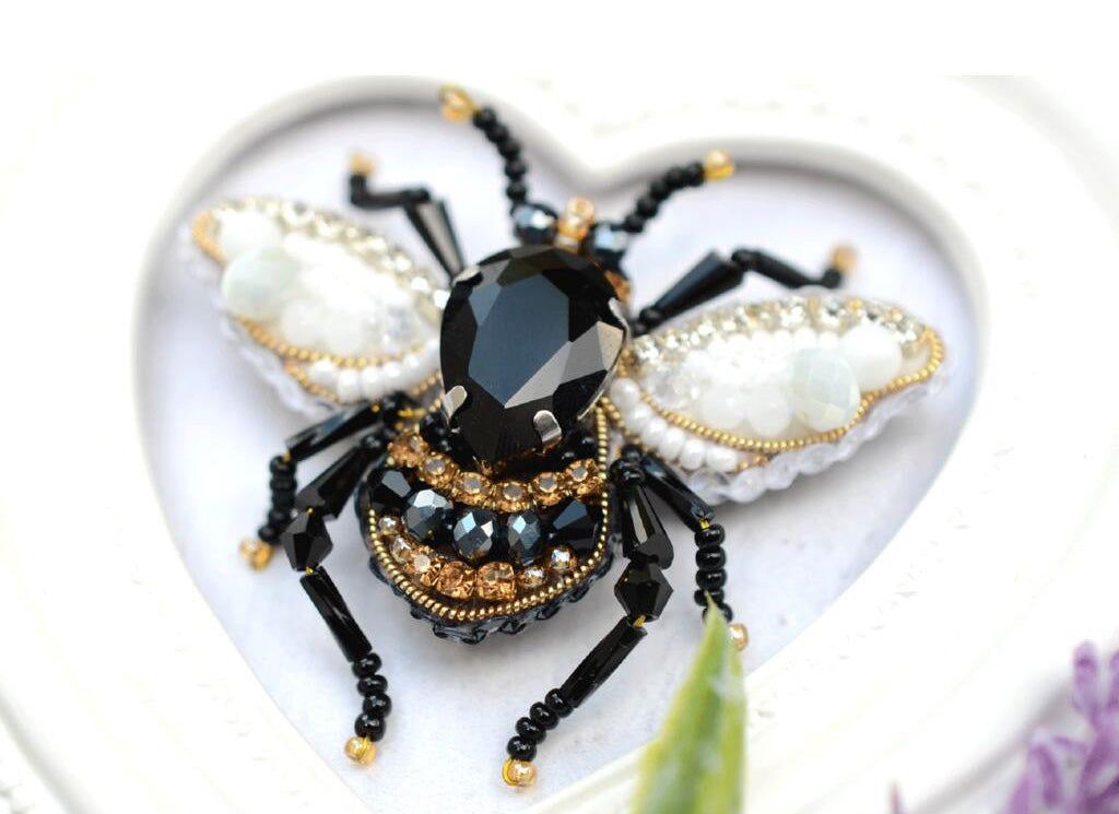 Kit de fabrication de bijoux à faire soi-même - Broderie de perles en forme de broche d'abeille